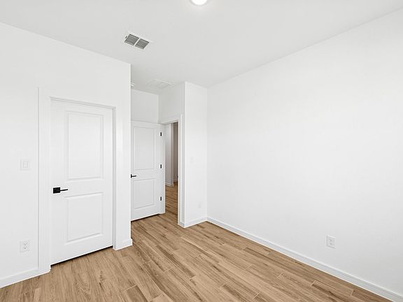 4th image of 105 Palmer Bayou Ct