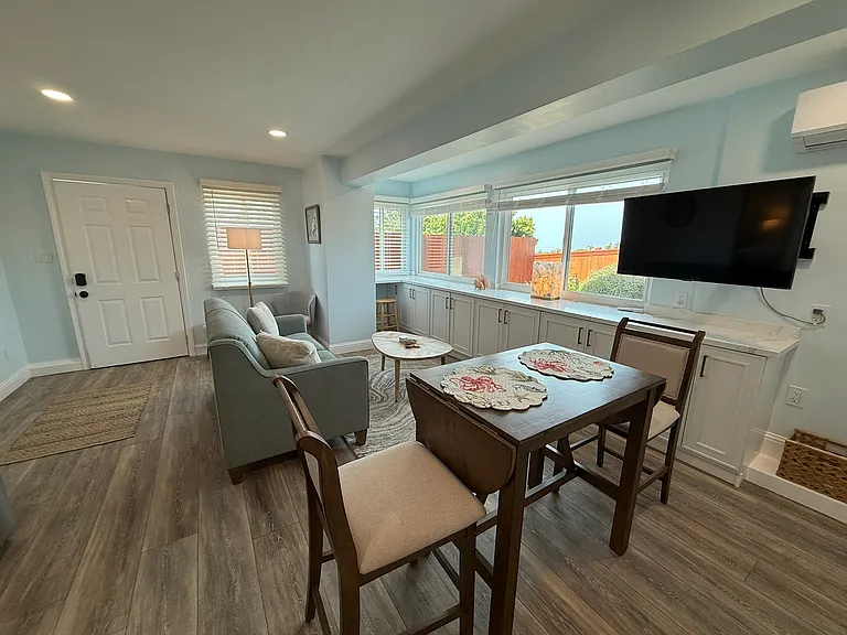 108 Erna Way #A — Photo 6