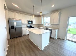 4975 Airlake Dr, Woodbury, MN 55129