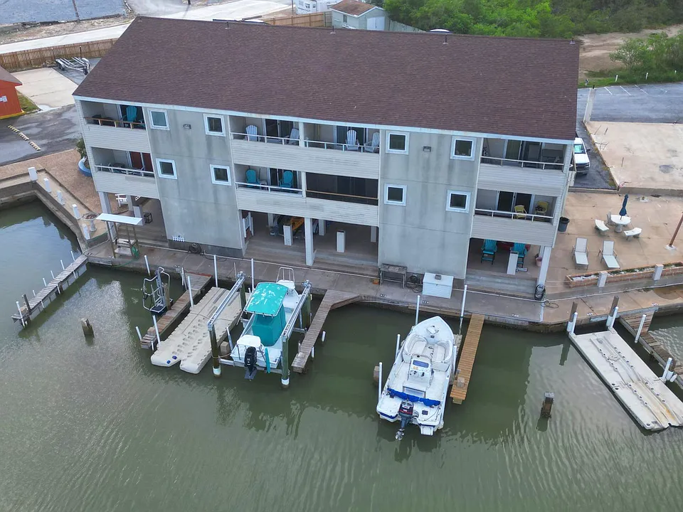 401 Island Ave