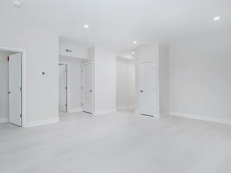 1540 N Shore Rd #101 — Photo 5