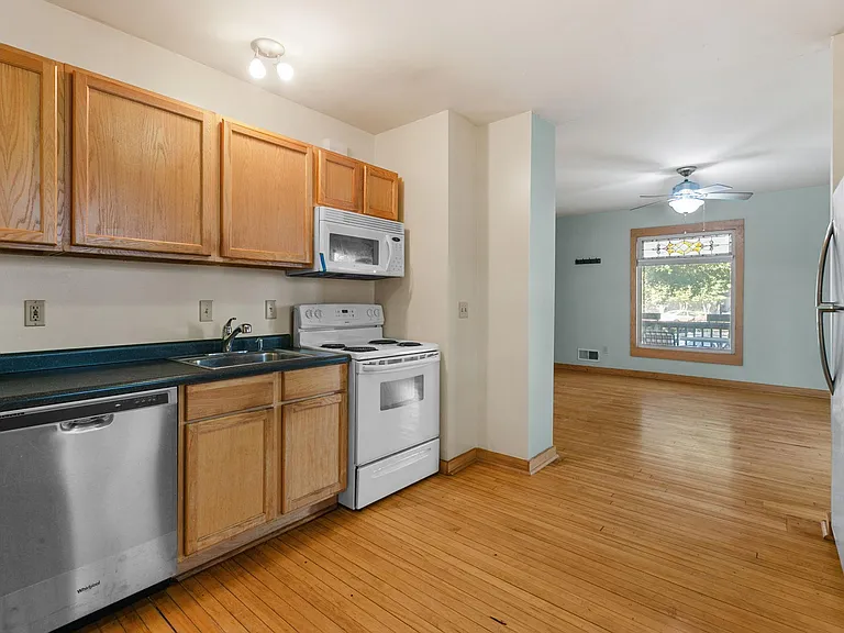1815 Clinton Ave #1 — Photo 8