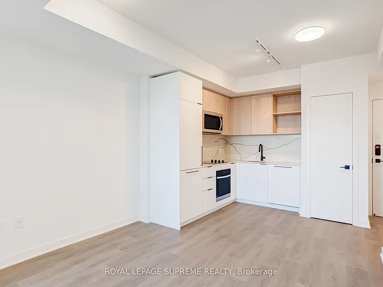 1185 Dupont St SE #505 — Photo 7
