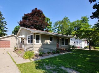 916 S Division St, Whitehall, MI 49461