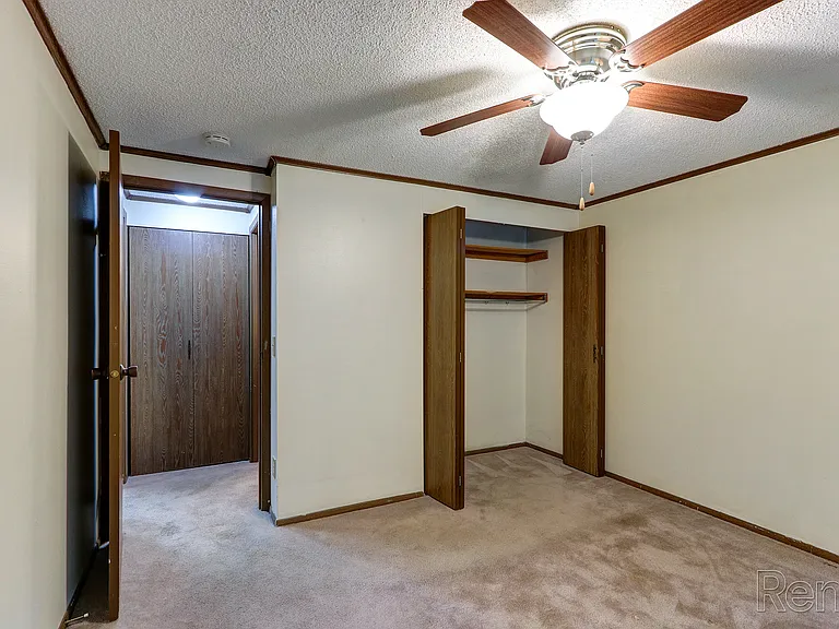 Easton Ridge Apartments — Photo 12