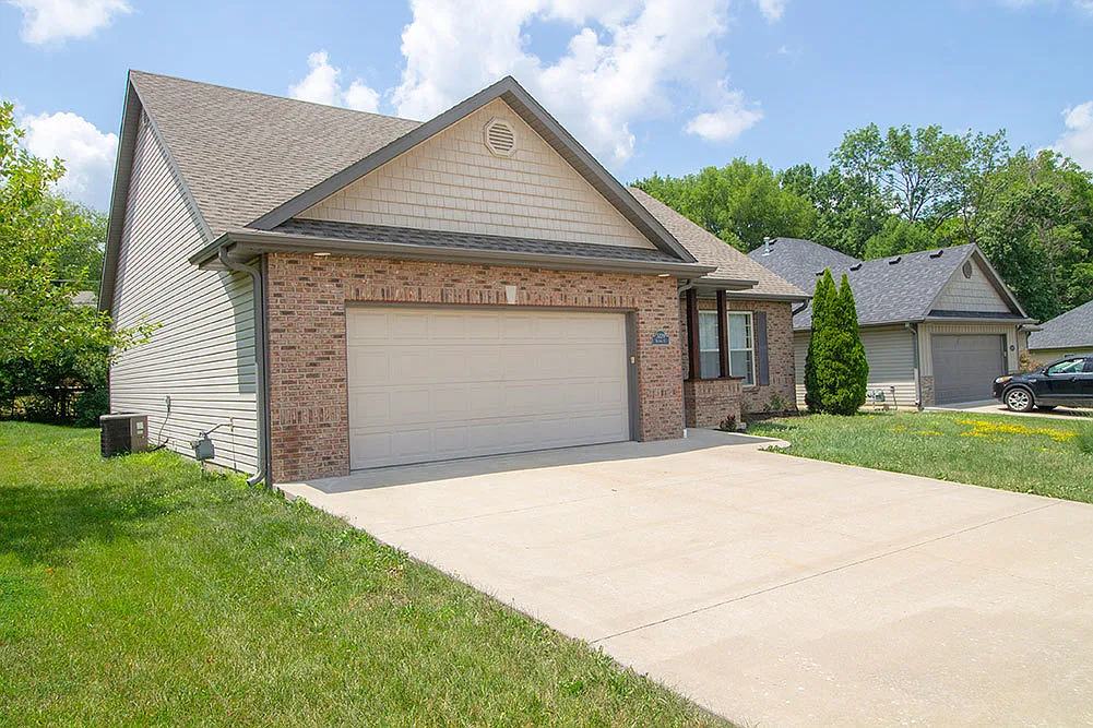 Lovely South Side 3 Bed Home — Photo 3