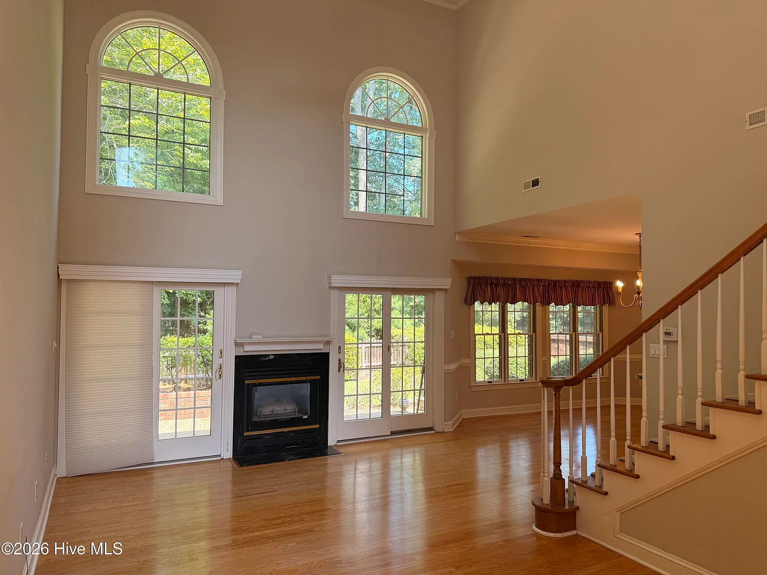 3 bed, 2.5 bath, $2,500 — Photo 3