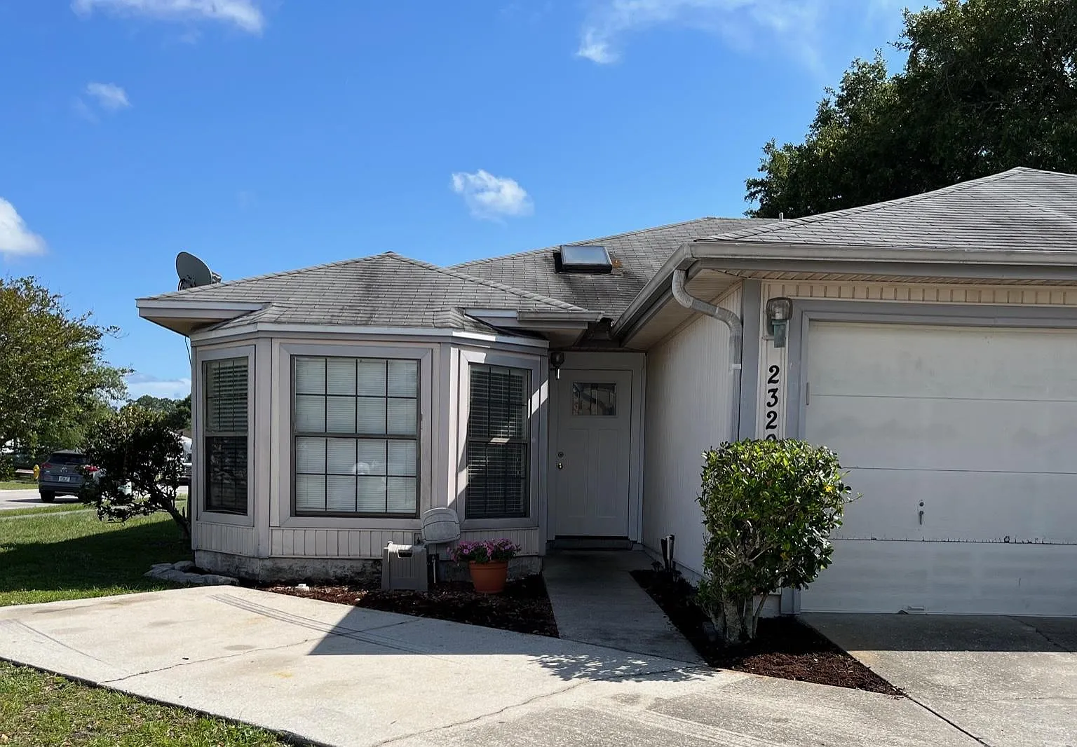 2320 Ironstone Dr E — Photo 1
