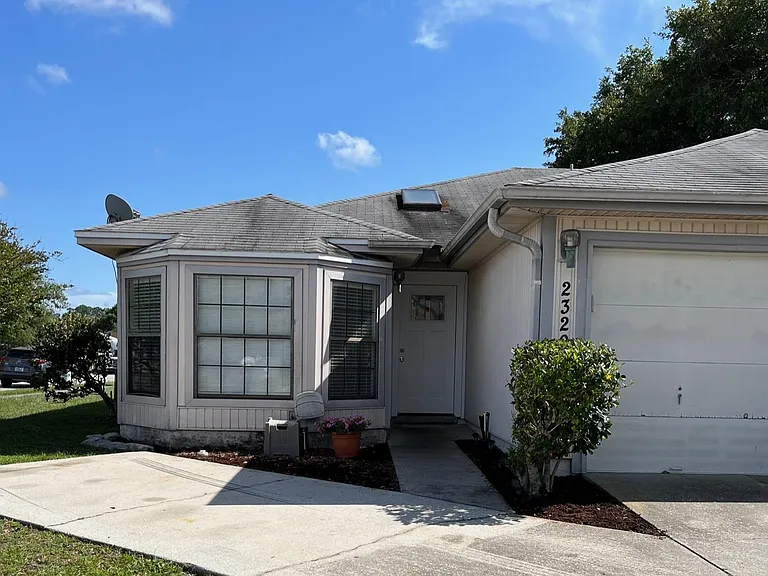 2320 Ironstone Dr E — Photo 1