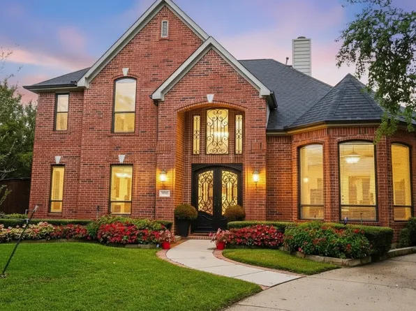 3720 Cripple Creek Dr, Bedford, TX 76021