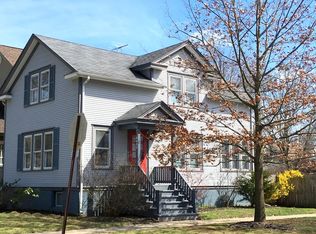 1928 Grant St, Evanston, IL 60201