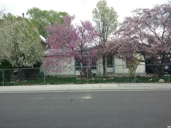 8449 S Meadowlark Ln, West Jordan, UT 84088