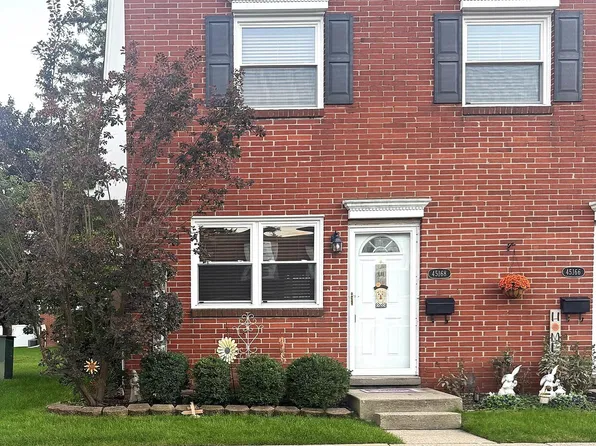 45168 Kensington St, Utica, MI 48317