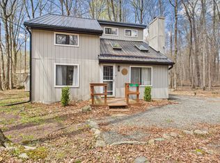 223 Croasdale Ct, Pocono Lake, PA