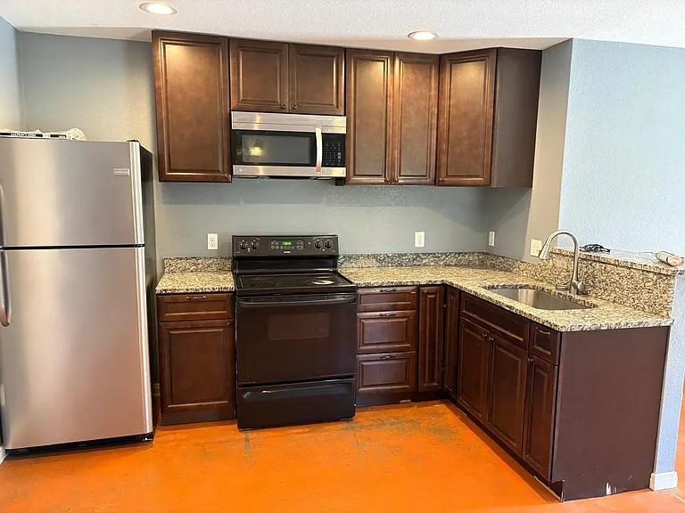 1403 Strickland St — Photo 4