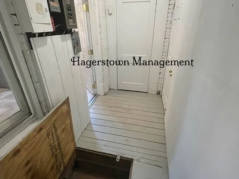 617-619 S Mulberry St — Photo 9