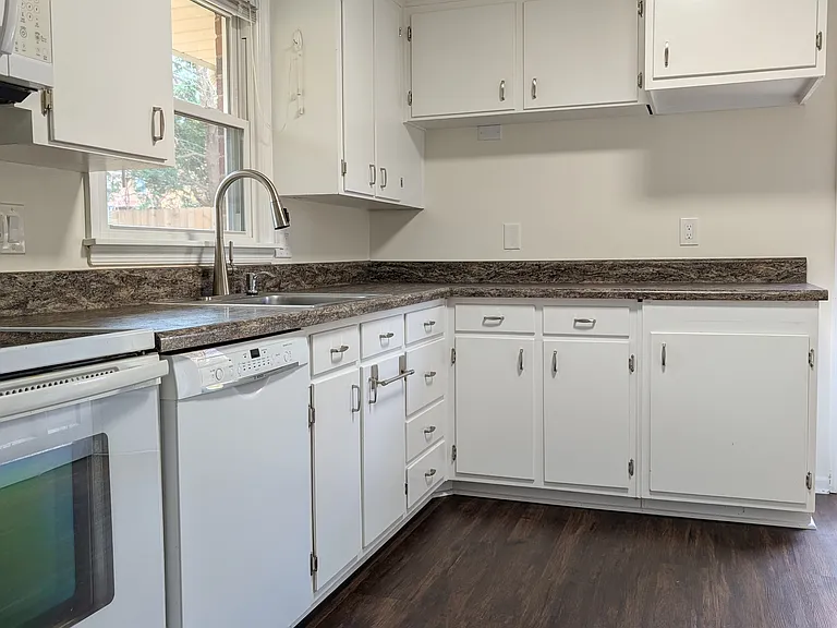 3346 Kingswood Dr — Photo 11