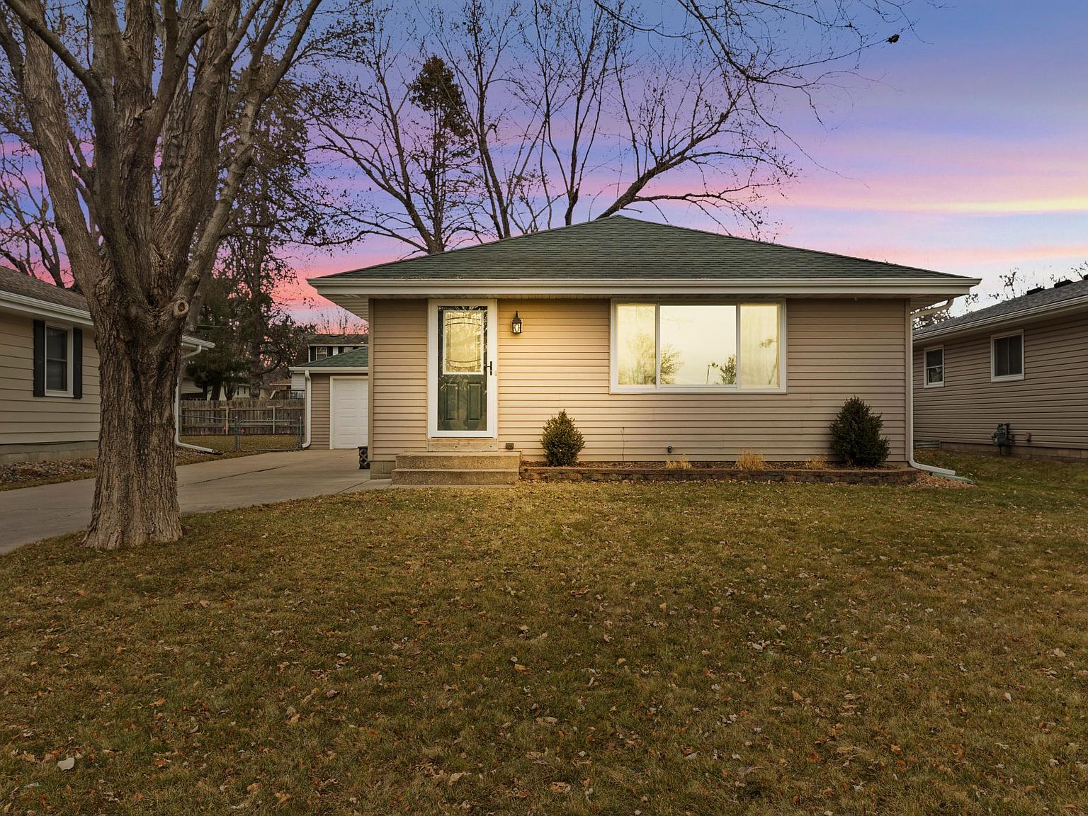 1030 5th St W, Hastings, MN 55033 Zillow