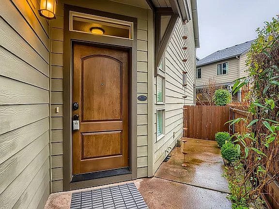 4017 SE 168th Ave — Photo 2