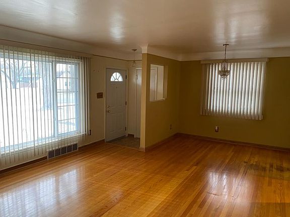 2nd image of 18940 Hilton Dr