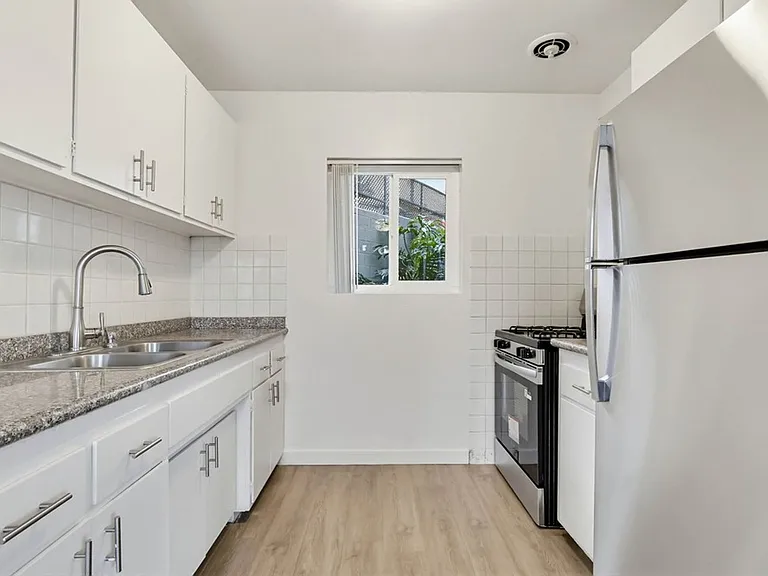 660S Garfiled — Photo 30