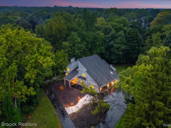 1830 Lone Pine Rd, Bloomfield Hills, MI 48302