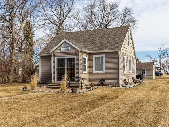 569 Mairs Ave, Gardner, ND 58036