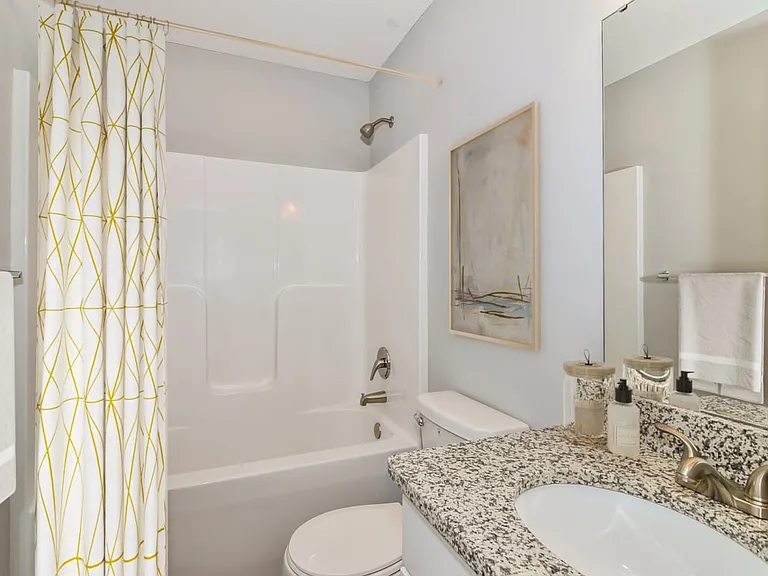 Elm Grove Luxury Rental Homes — Photo 31