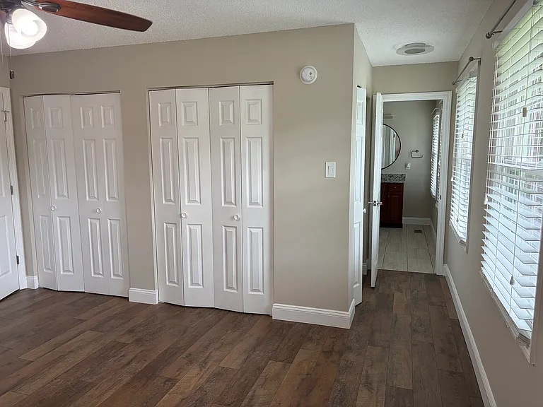8724 Shoreham Blvd — Photo 16
