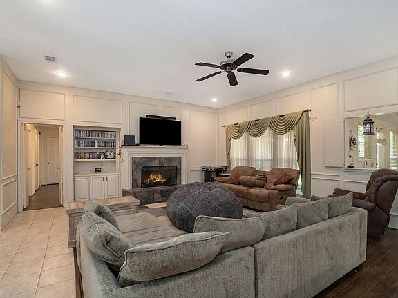 4th image of 4217 Polstar Dr