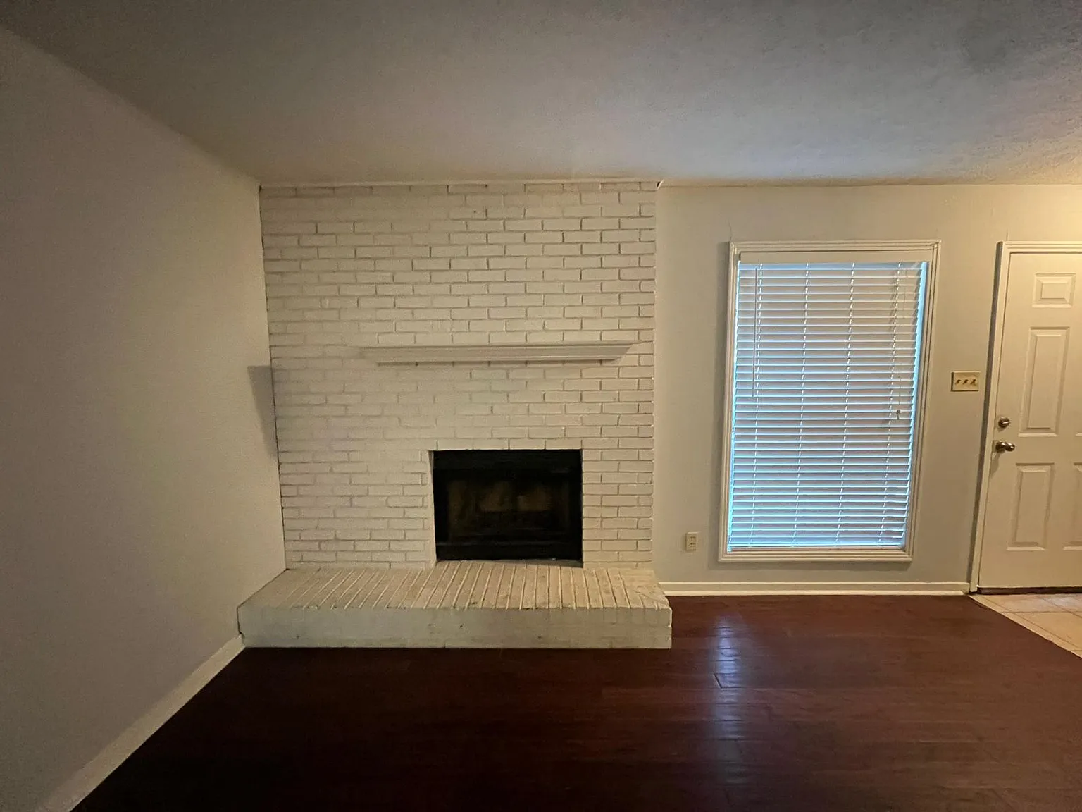 2 bed, 1.5 bath, $1,200 — Photo 2