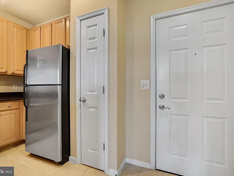 2465 Army Navy Dr #1-317 — Photo 10