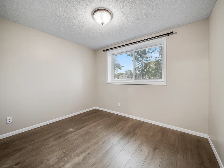 7416 Candlewood Dr N — Photo 16