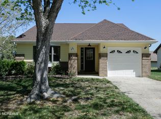 113 Ash Rd #8, Manahawkin, NJ 08050