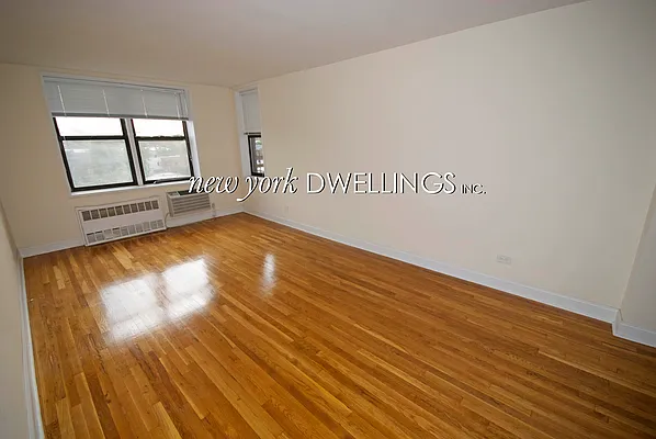Rented by New York Dwellings LLC | media 10