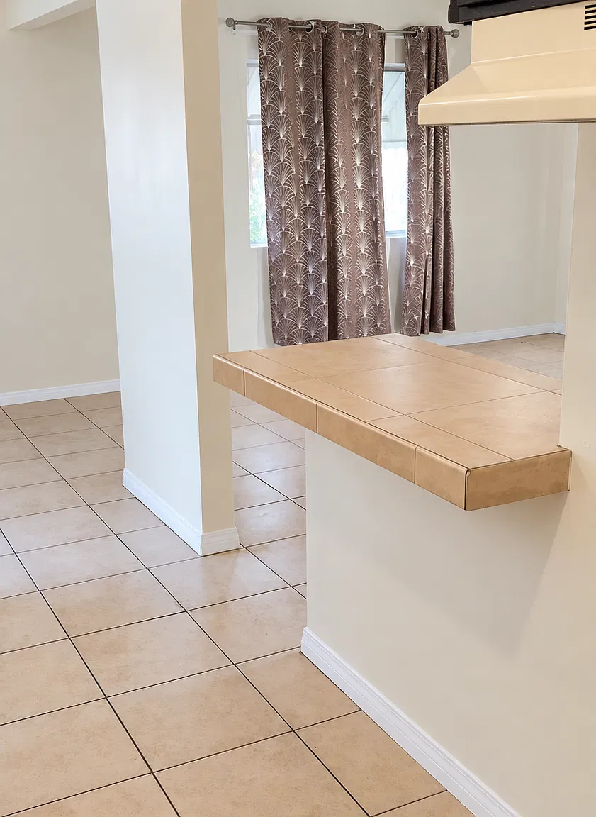 2 bed, 840 sqft, $2,300 — Photo 1