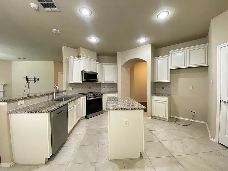 5610 Stockport Dr — Photo 7
