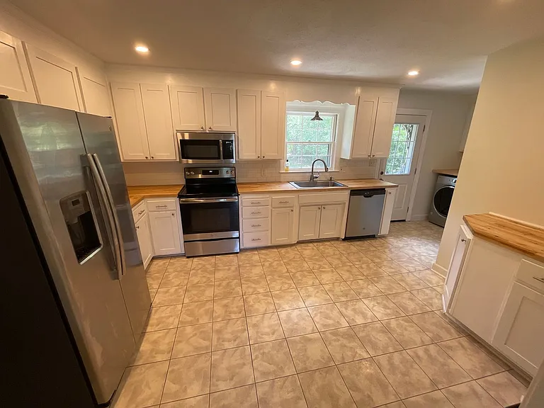 114 S Cardinal Dr — Photo 5