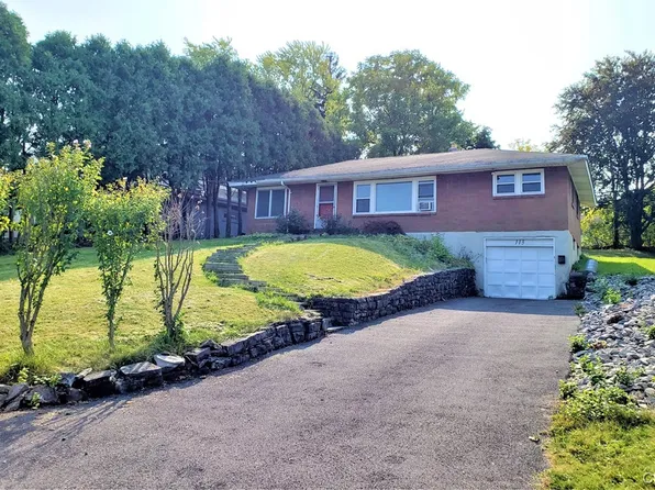 113 Terrace Cir, Syracuse, NY 13214