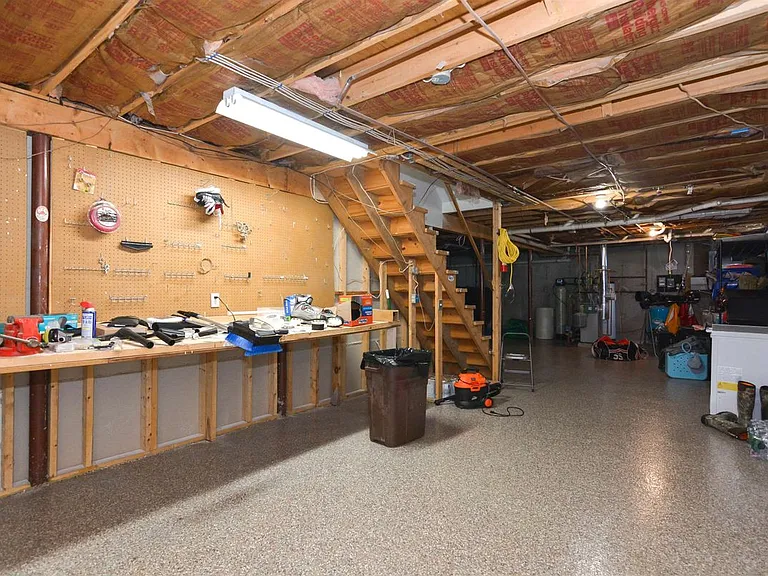 49 Academy Ave — Photo 24