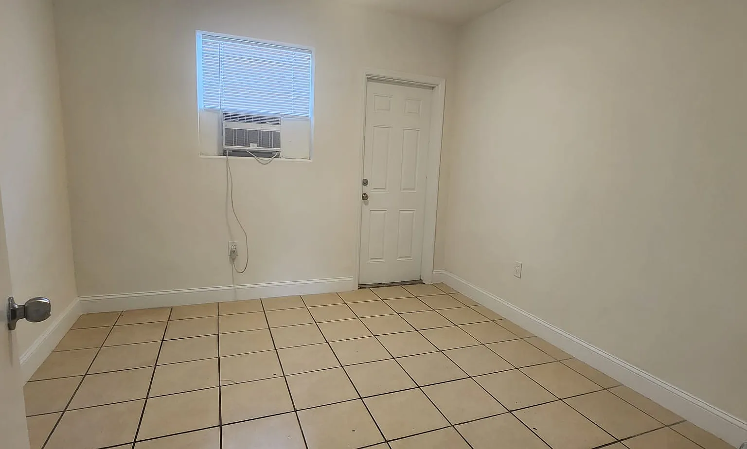 1 bed, 350 sqft, $1,350 — Photo 3