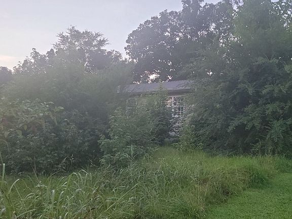 2nd image of 3031 Skyline Dr