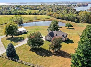 18700 County Rd W, Smithville, MO 64089