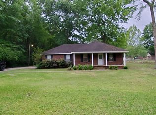 27 Robinson Dr, Petal, MS 39465