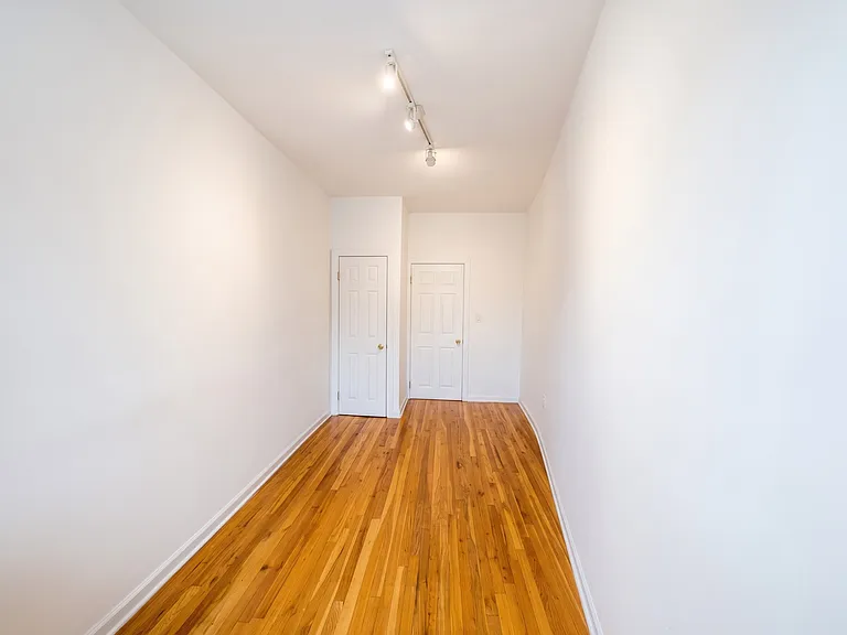305 Ocean Ave #B5 — Photo 7