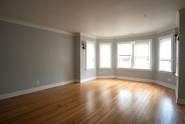 1st image of 3742 W Windsor Ave APT 2