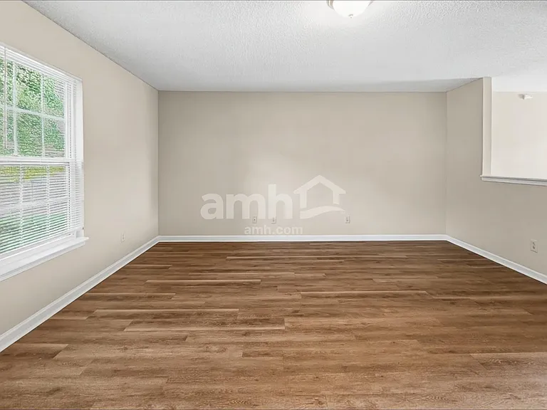 6711 Earlswood Dr — Photo 5