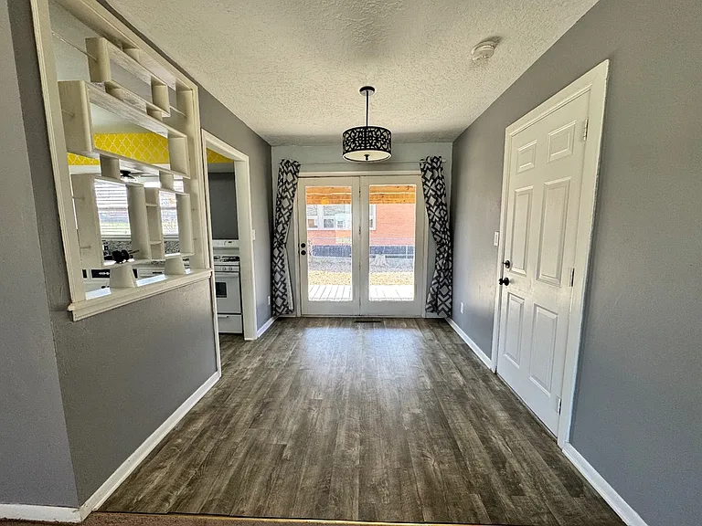 400 W Madison St — Photo 12