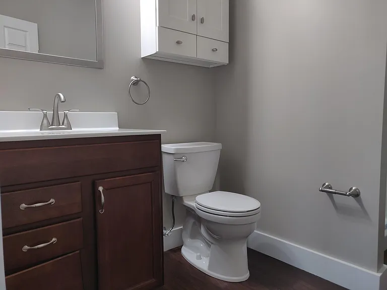 608 Columbia St — Photo 11