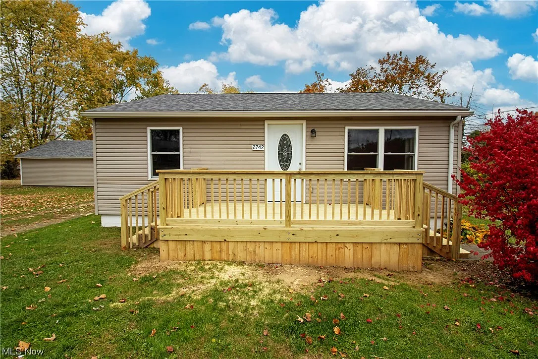 2742 Batdorf Rd photo 1